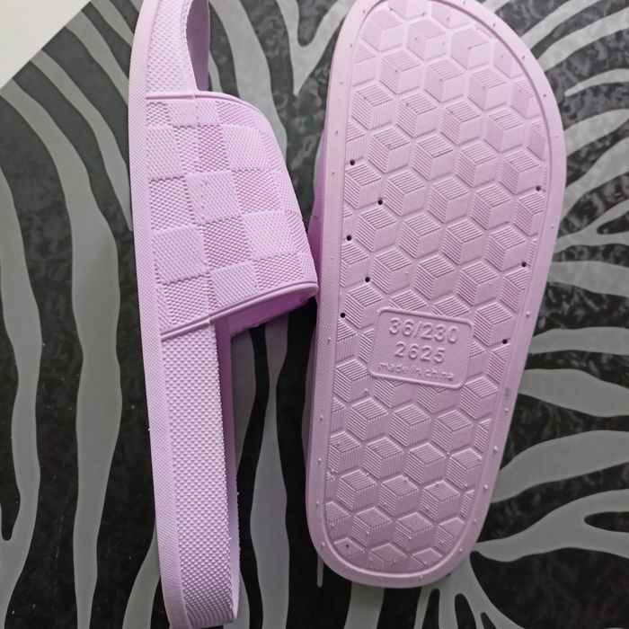 Нови дамски чехли