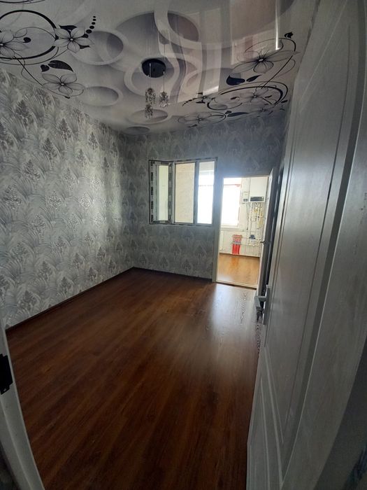 Yunusobot 10kvartalda 5xonali uy sotiladi. 92000 kelishimiz Uy nomimda