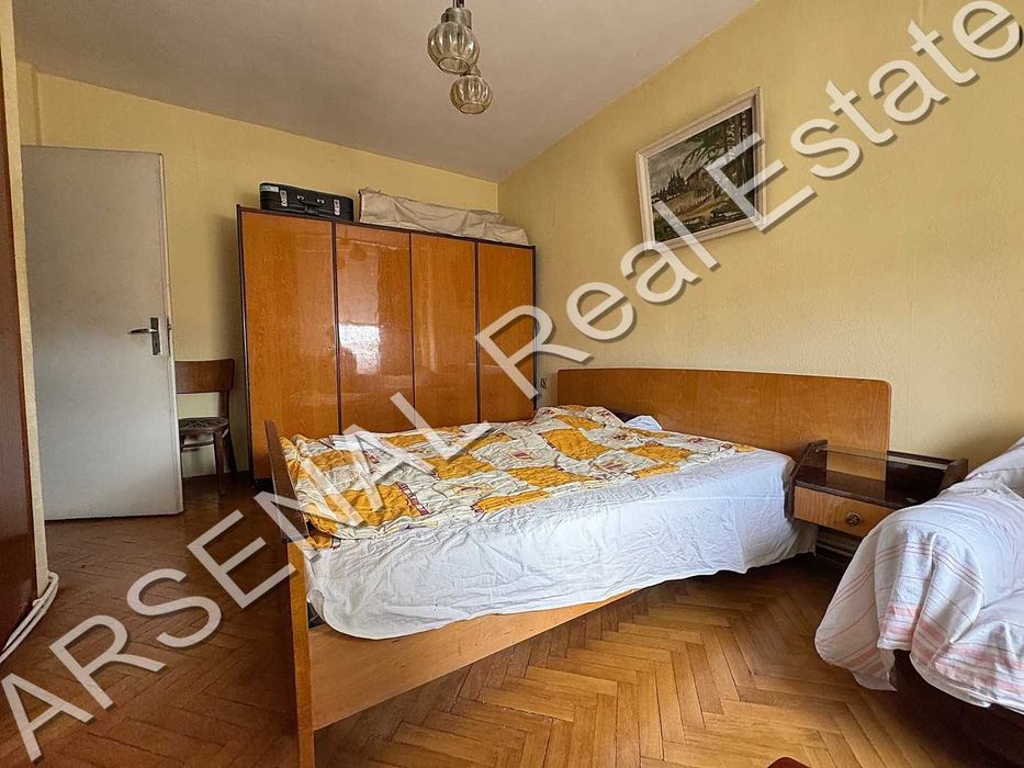 Продава се Четиристаен апартамент в Монтана, Широк център - 138 кв.м за 1087 €/кв.м - Снимка #4