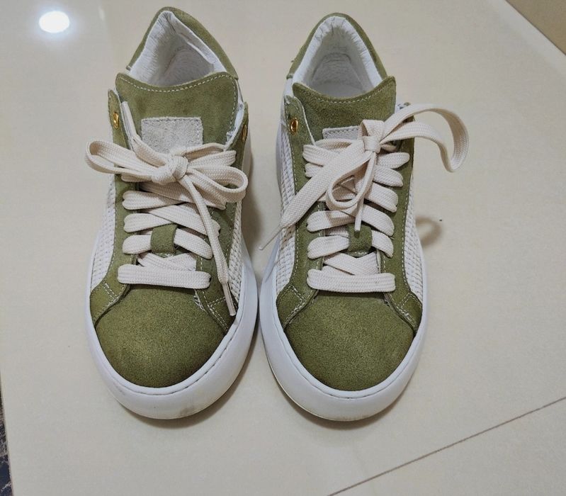 Adidași piele intoarsa