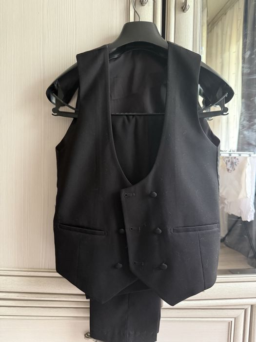 Школьный костюм .