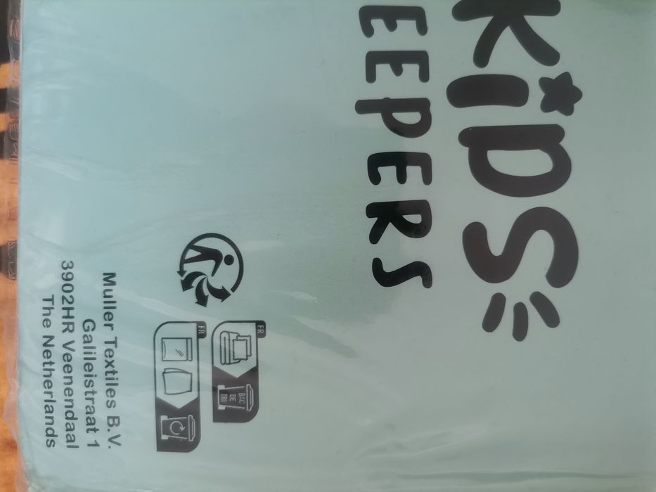 Красив спален комплект от две части 140/200