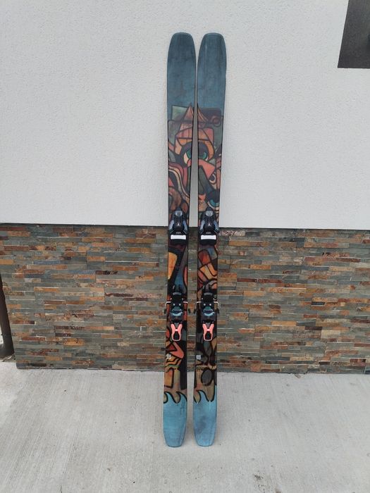 Atomic Bent 90 echipate cu legaturi Atomic Strive 12 GW