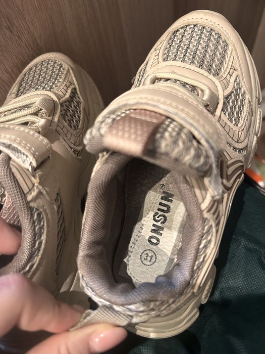 Кроссовки детские