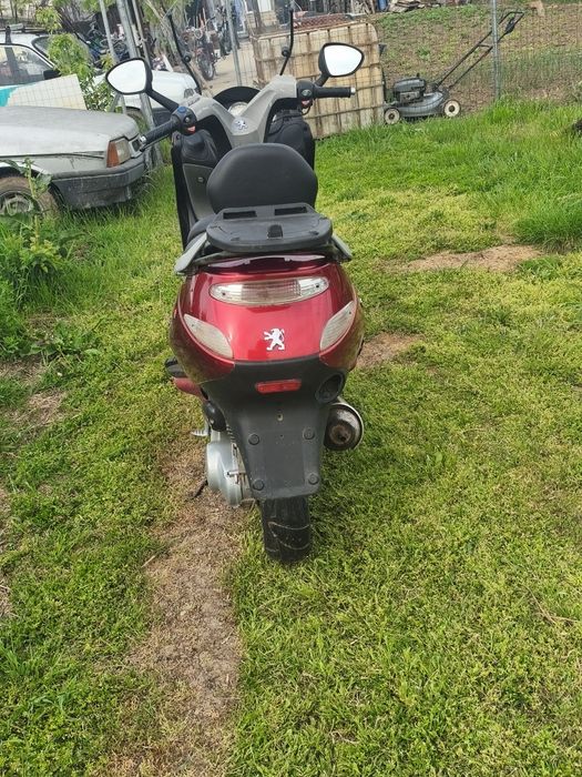 Vând scuter Peugeot 2t fac și schimb