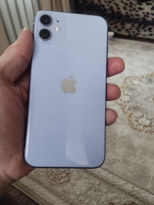 Продам айфон 11-128