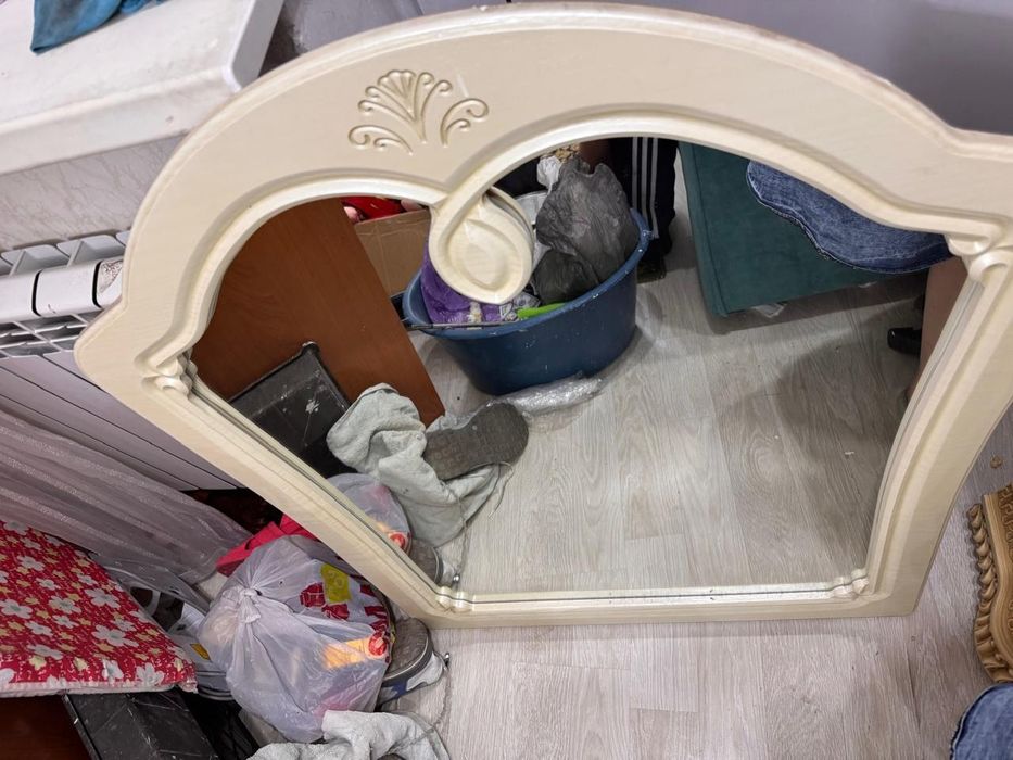 Продам зеркало комнатное