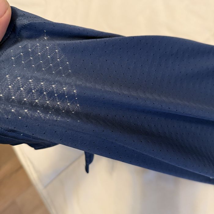 Vand pantaloni scurti  sport