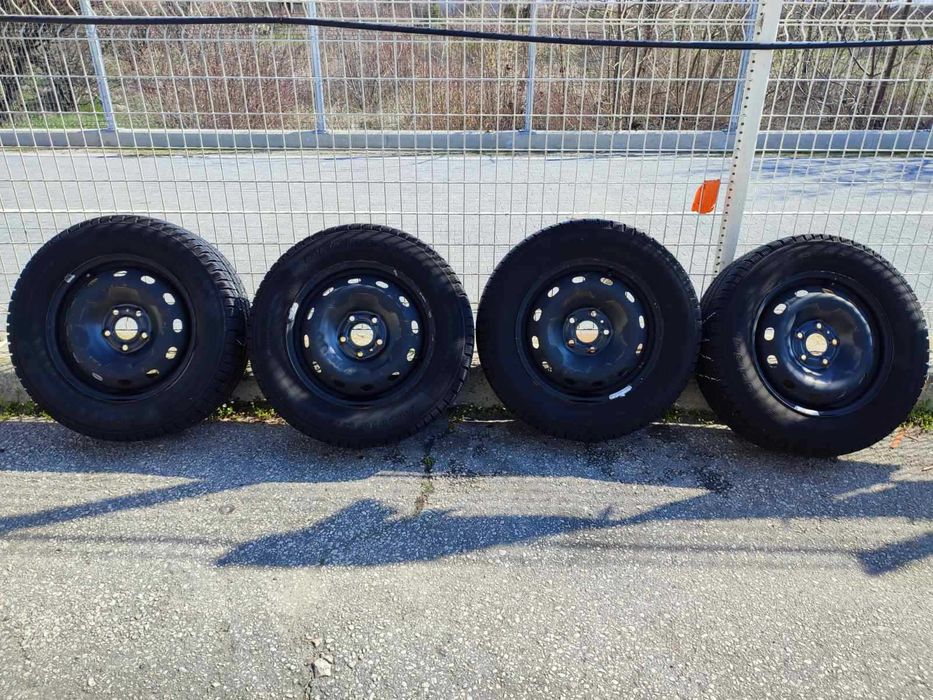 306 - 4бр. Стоманени джанти 16" 5x114,3 с гуми 215/65/16 Renault