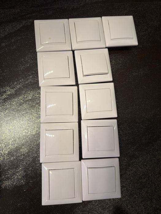 Vand prize si intrerupatoare Legrand Valeo 44 bucati