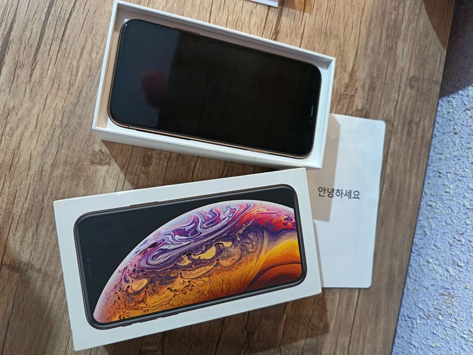 Продается iPhone XS