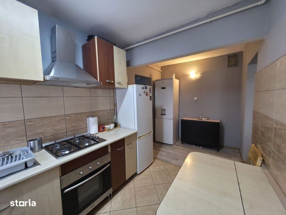 Apartament 3 camere, 50 mp, zona Sasar