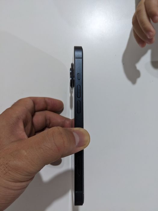 Продам iPhone 13 256 Гб