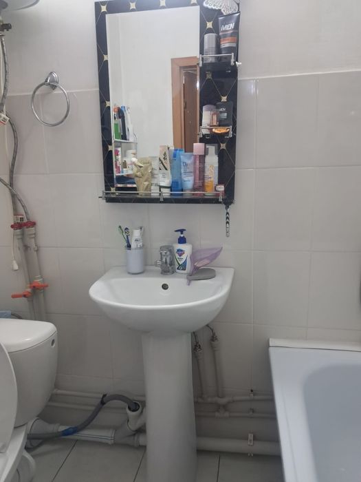 Продам раковину и зеркало