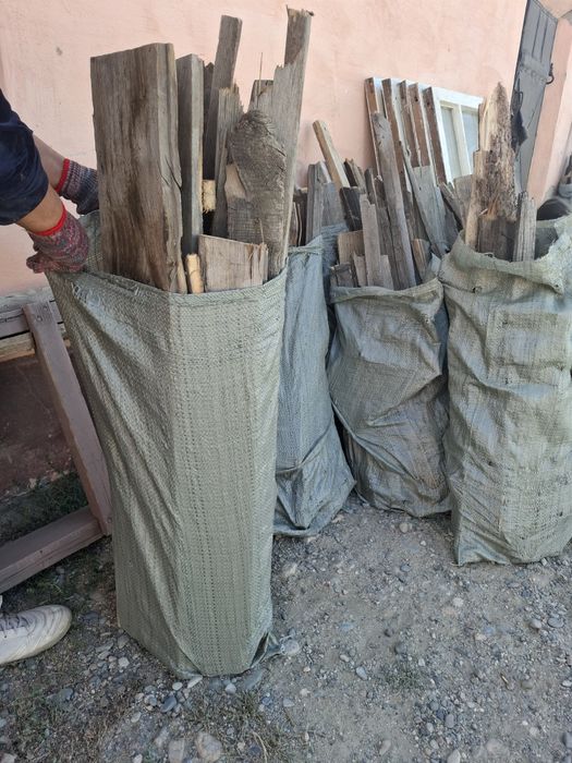 Дрова в мешках по 1200 тенге