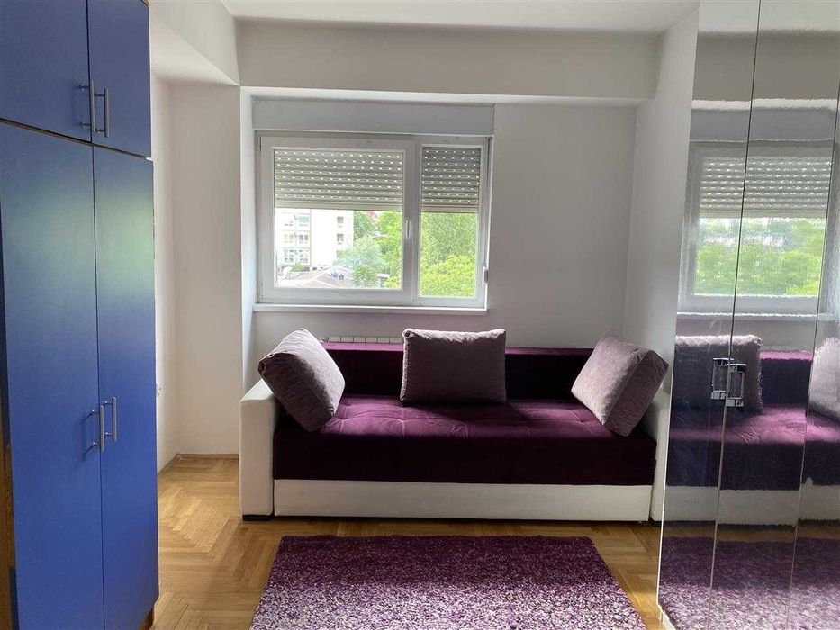 Дава се под наем Двустаен апартамент в Бургас, Славейков - 50 кв.м за 204 € - Снимка #3