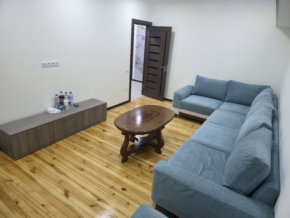 Квартира на Ц4- 5 школа 4/2/4 общ пл 90м Евро с обстановкой