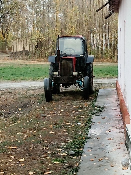 MTZ 80  Traktor Sotiladi