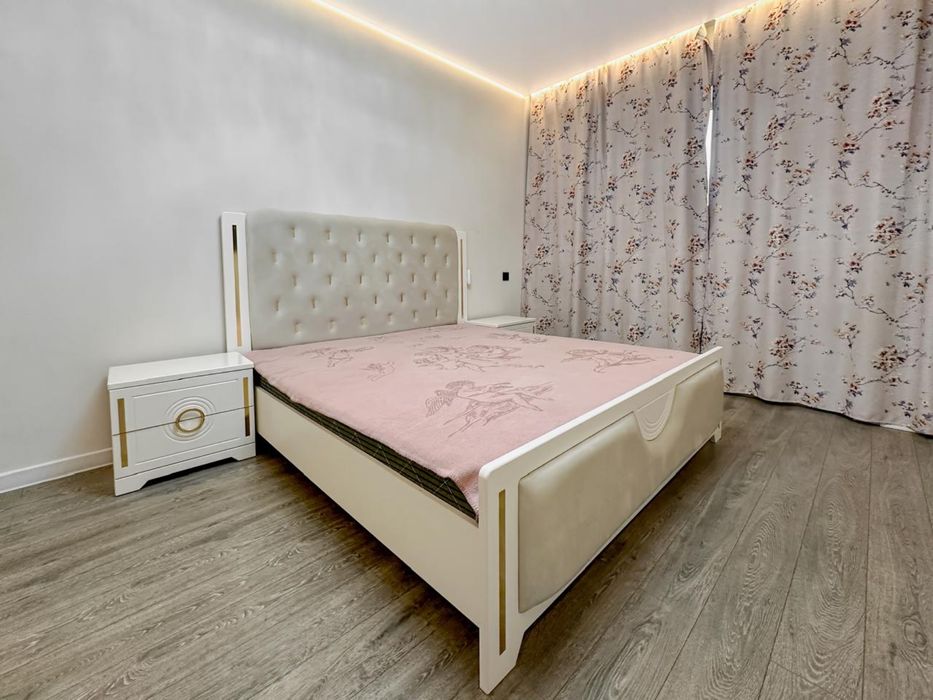 Продам двуспальную кровать