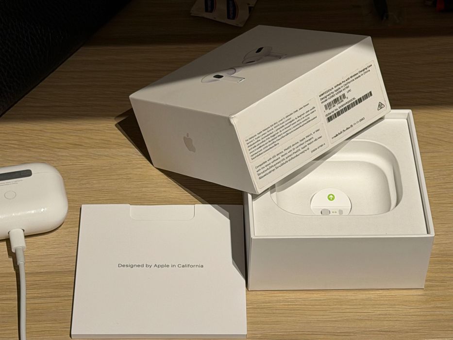 Продавам Apple AirPods Pro - втора употреба