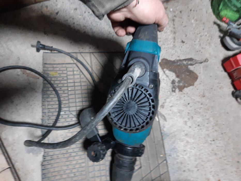 Bormasina rotopercutoare SDS Max Makita HR 4011c