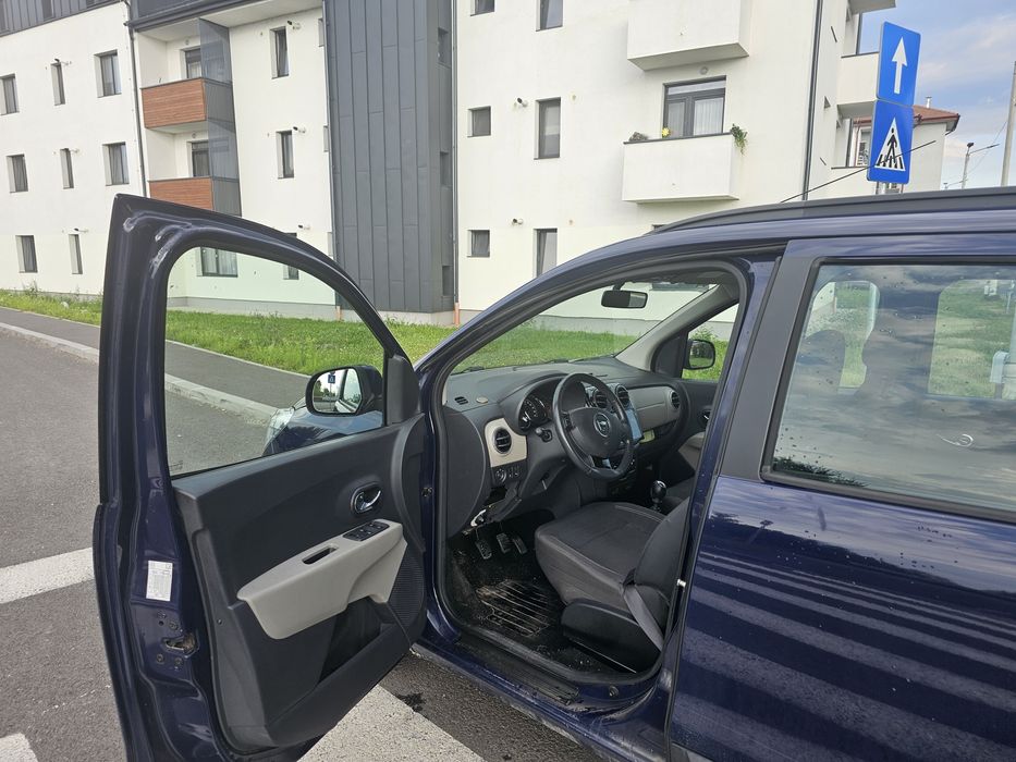 Vând Dacia lodgy