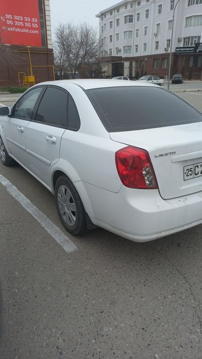 Lasetti 1.8 xolati yaxshi