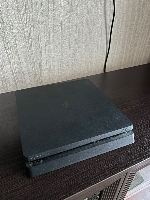 Приставка PLAYSTATION- 4