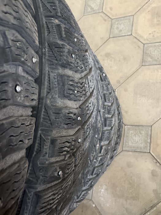 Зимные баллоны шипованные R18 MICHELIN