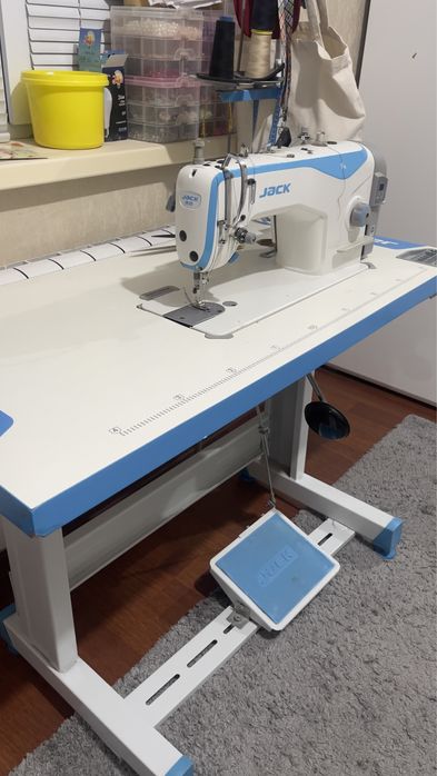 Швейная машина JACK F4