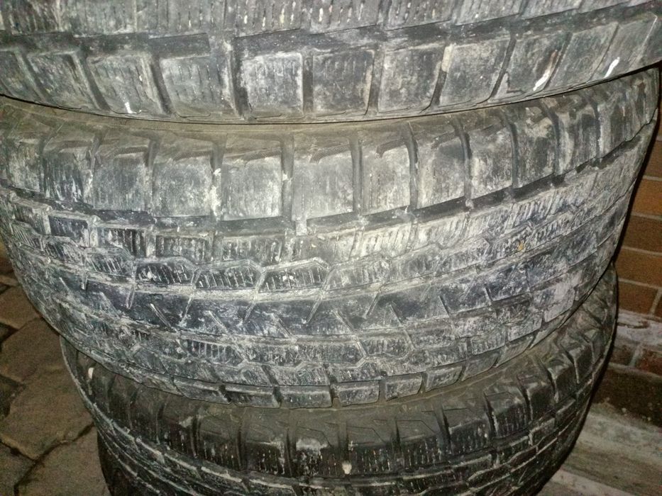 Продам автошины бу Yаkahama  265/65 R17