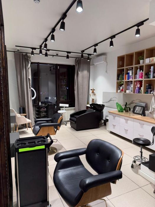 Сдам кресла парикмахера в центре города!