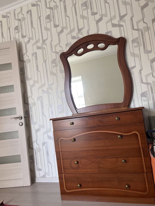 продам Гарнитур спальный