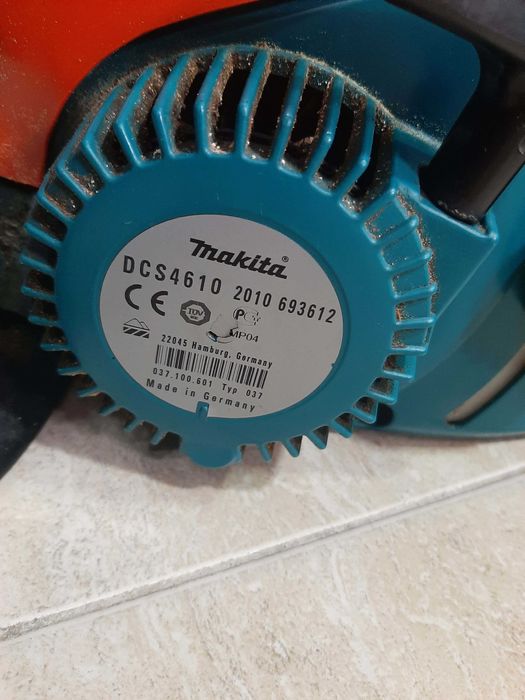 Бензинова резачка Makita DCS4610