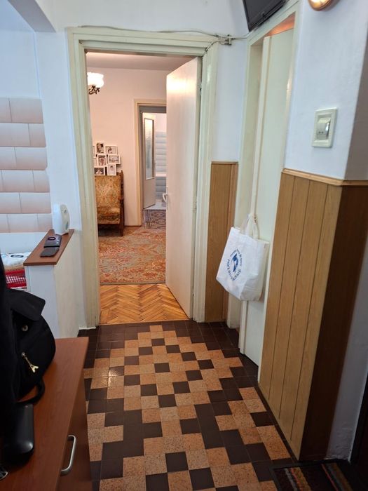 Proprietar, vand apartament 3 camere, etaj 1,Cartier Gara