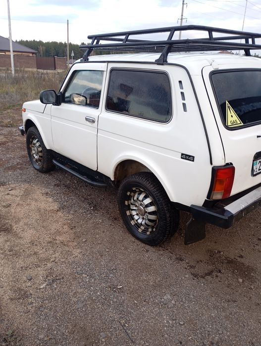 Нива на полном ходу