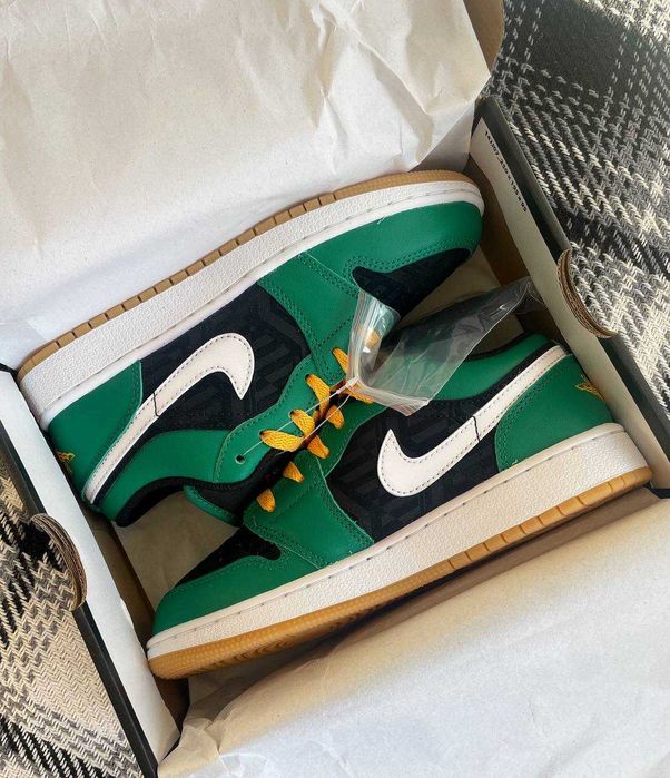 Кроссовки: Nike Air Jordan 1 Low SE Green Christmas