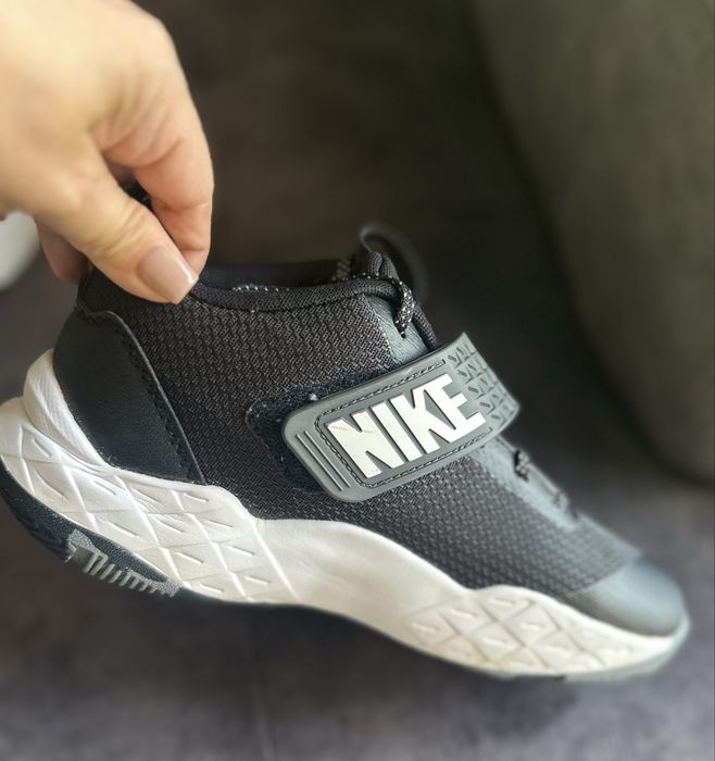 Nike високи обувки