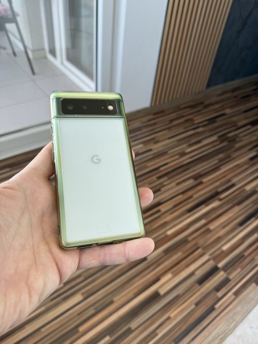Google Pixel 6, memorie 128GB, 8GB RAM, Android 16, white, FRUMOS