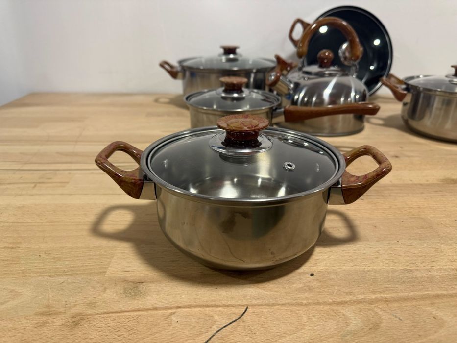 Комплект тенджери + подарък кухненски прибори розов, черен или зелен ц