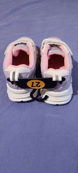 Нови красиви маратонки за момиче номер 27