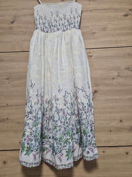 Елегантна нежна рокля