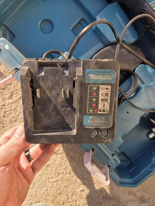 Vand Flex makita, cu încărcător și cutie, schimb cu flex parkside