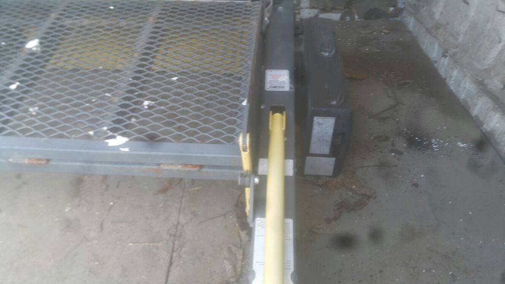 Инвалидна рампа за бус