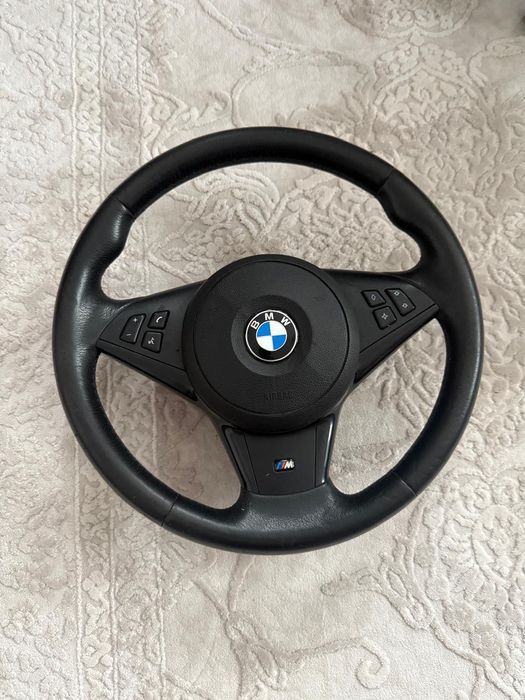 Vând volan M e60/61