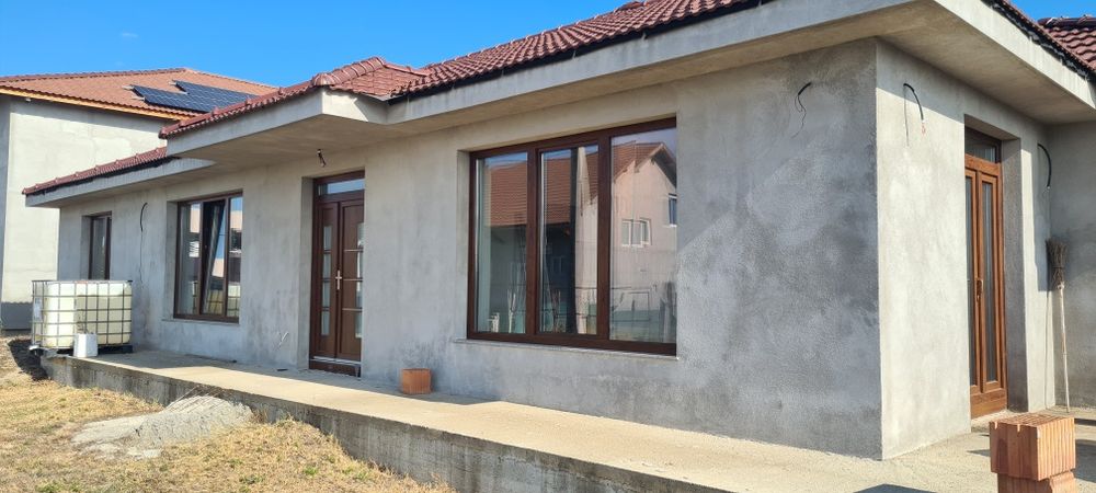 Casă de vânzare cu trei fronturi stradale – Oradea, Str. Cedrilor | Co