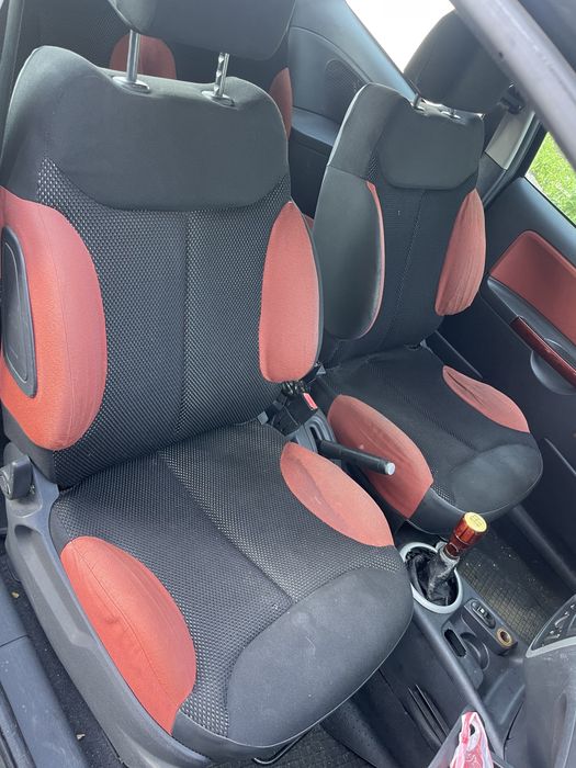 Citroen C2 1.4i  Ситроен Ц2 1.4и на части!