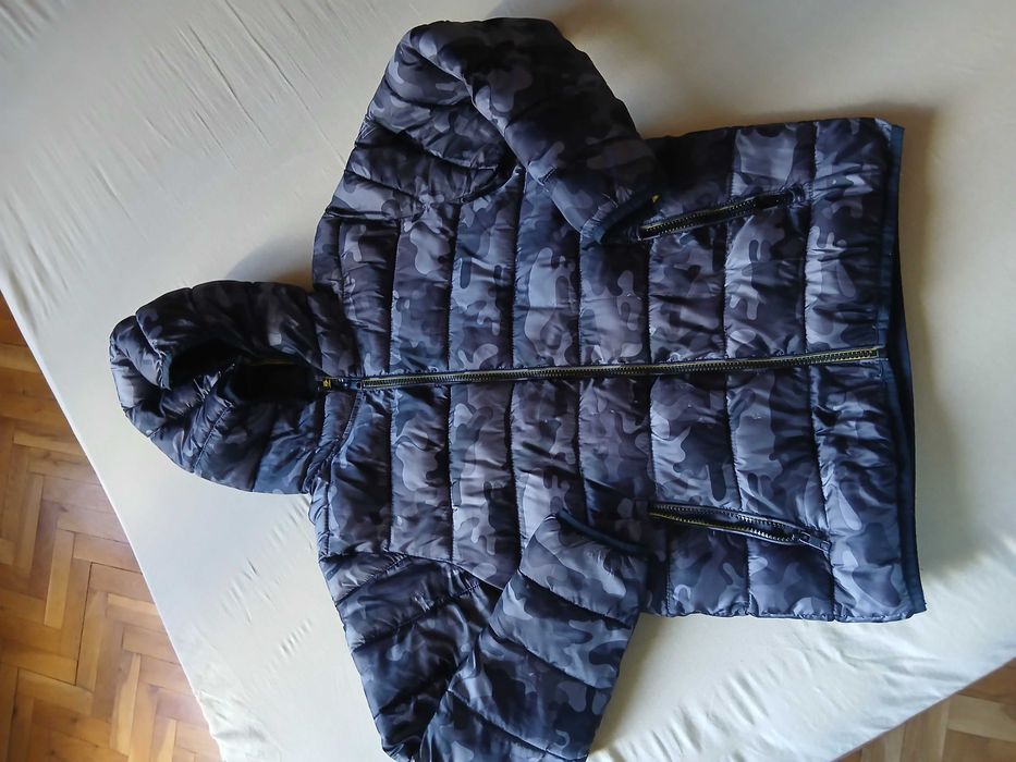 Дрехи за момче 146см - яке, суитчъри,дънки