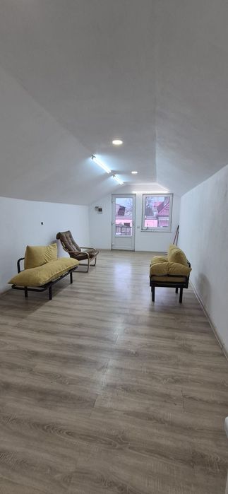 Spațiu comercial
