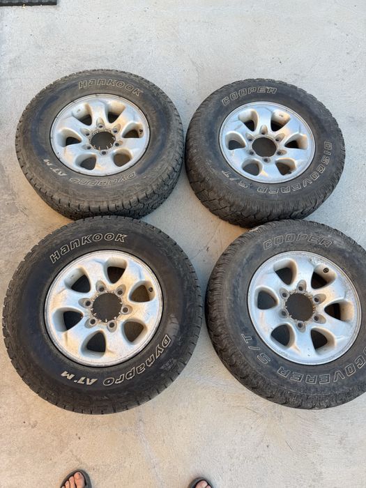 Гуми с джанти 235/175/15